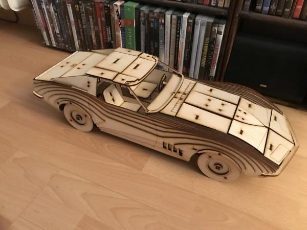 Chevrolet_Corve_Stingray_69_Holzmodell.jpg