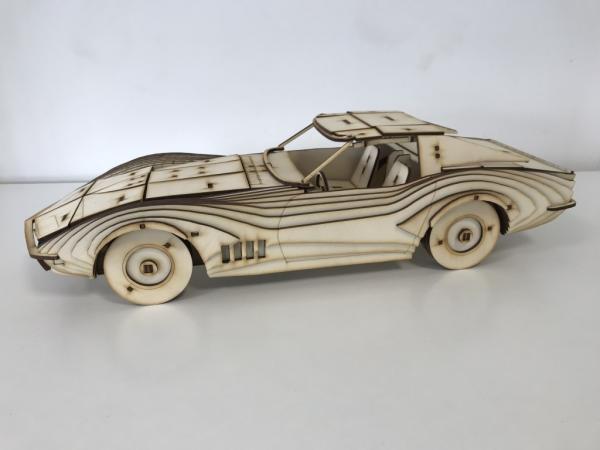 Chevrolet_Corvette_Stingray_69_C3_Holzmodell_Linienansicht.jpg